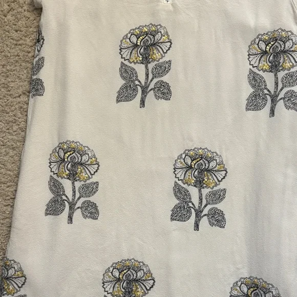 Field Study Tunic Maeve White Shift Dress with Gray & Yellow Floral Motif - Picture 10 of 14